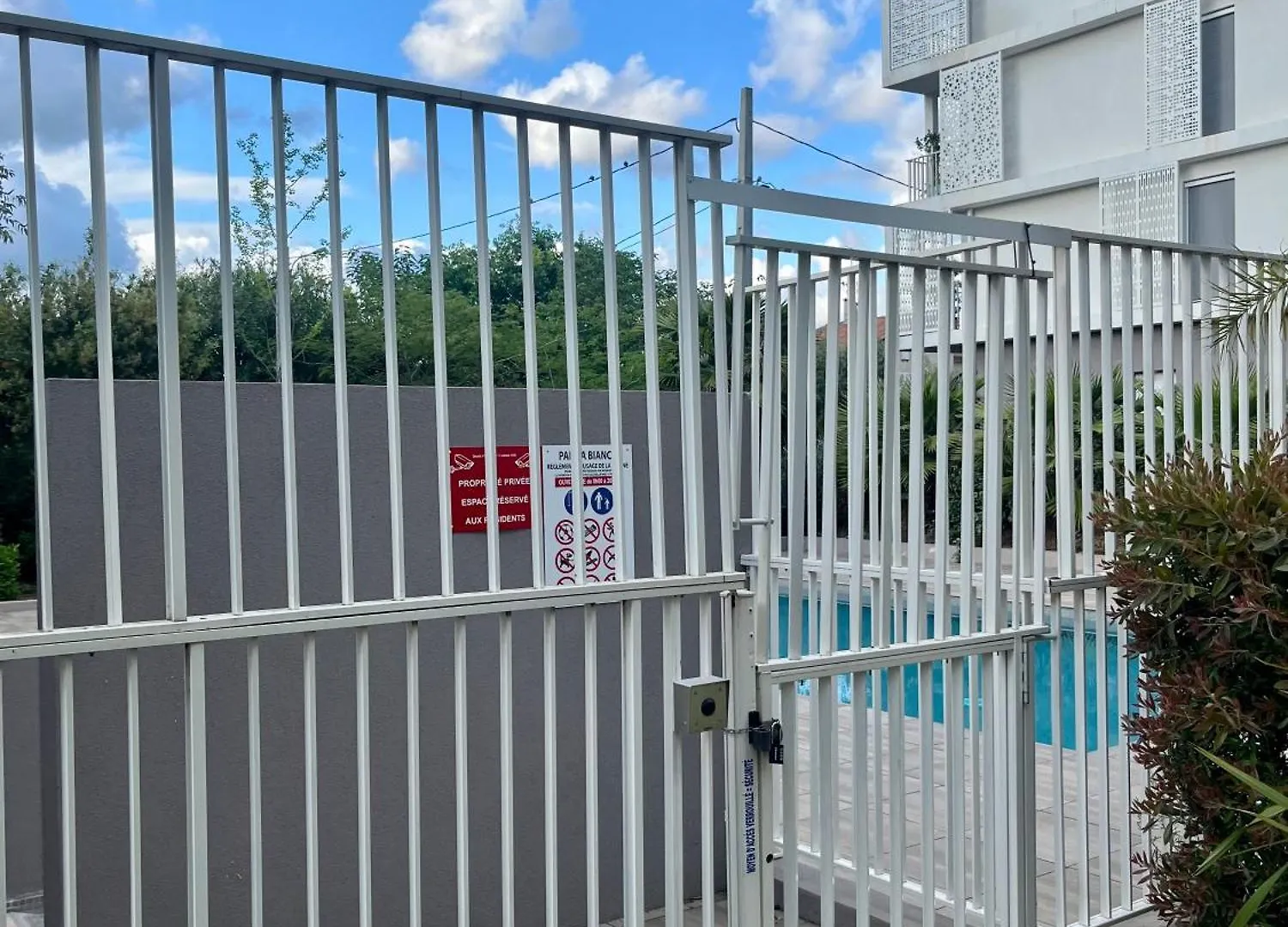 Daire La Douceur Cannoise Soit Un 2P Cosy Terrasse Piscine Vue Jardin Proche Plage A Pied Cannes Fransa